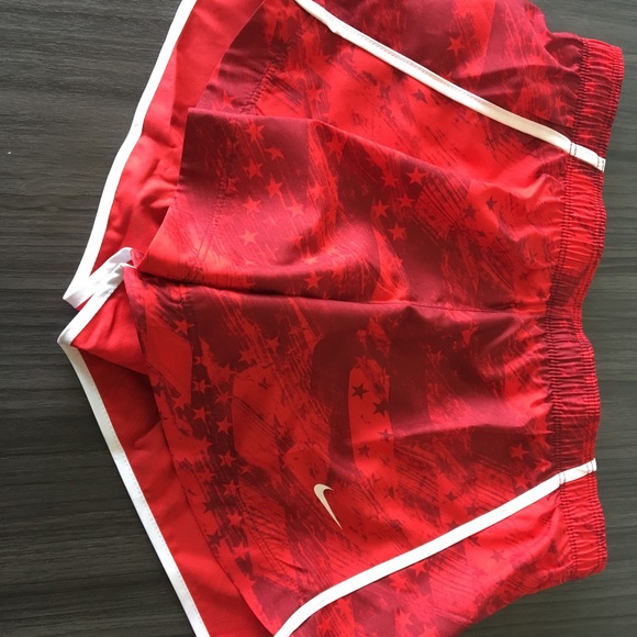 Girls Nike shorts Size M - Picture 9 of 9